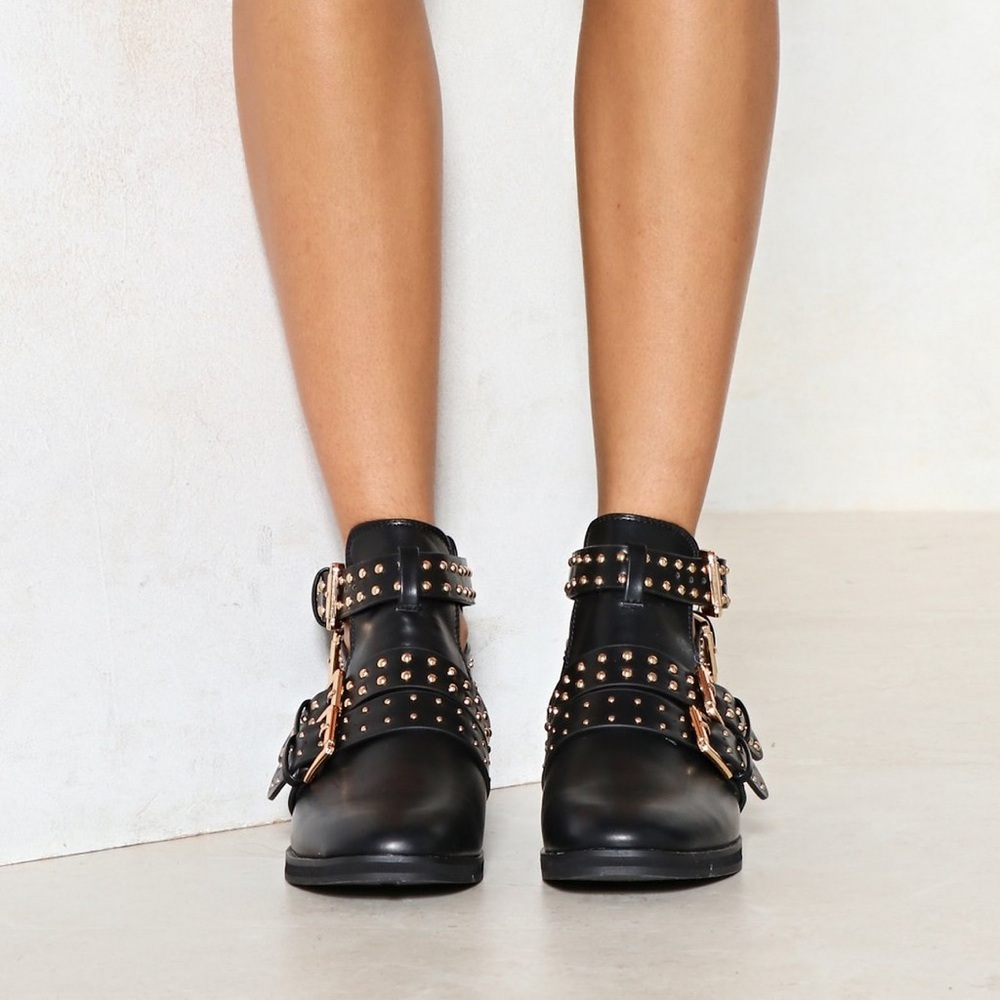 Cut it out studded Boot